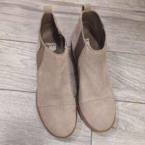 Sorel Women’s Suede Ankle Booties in Taupe